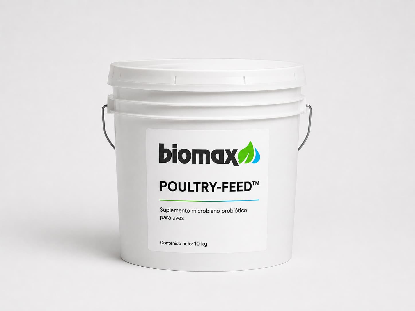 Envase de POULTRY-FEED con la etiqueta Biomax.
