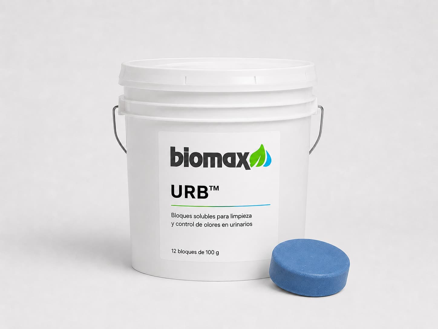 Envase de URB con la etiqueta Biomax.